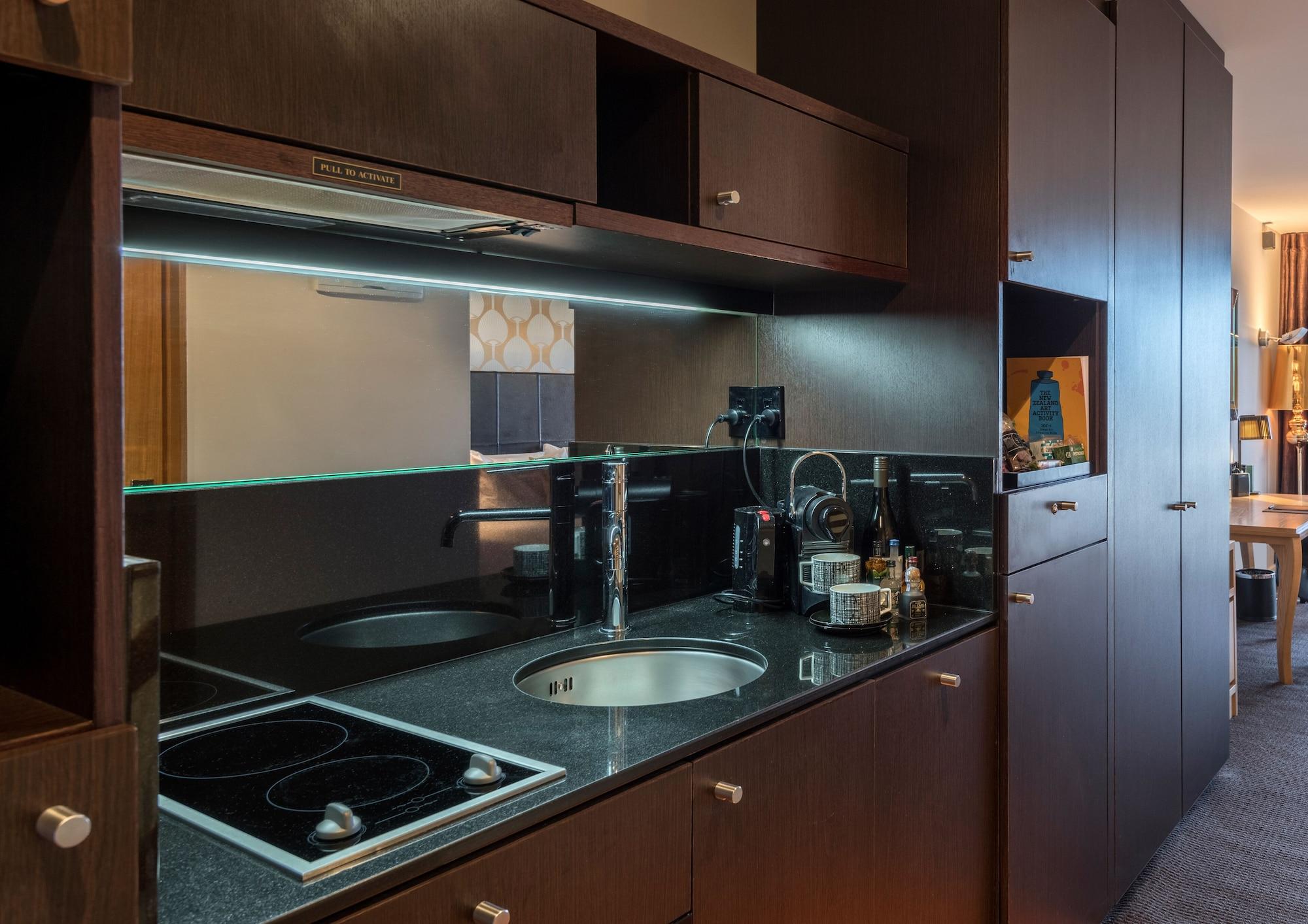Museum Apartment Hotel, Independent Collection By Evt Wellington Luaran gambar A kitchen in a serviced apartment