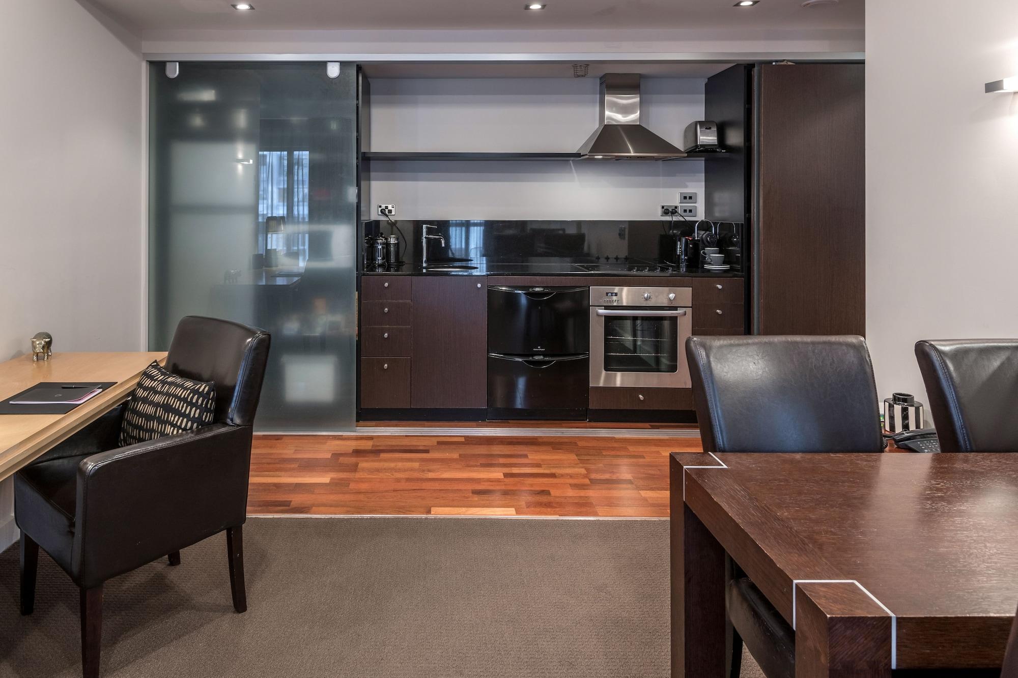 Museum Apartment Hotel, Independent Collection By Evt Wellington Luaran gambar A kitchen in a serviced apartment