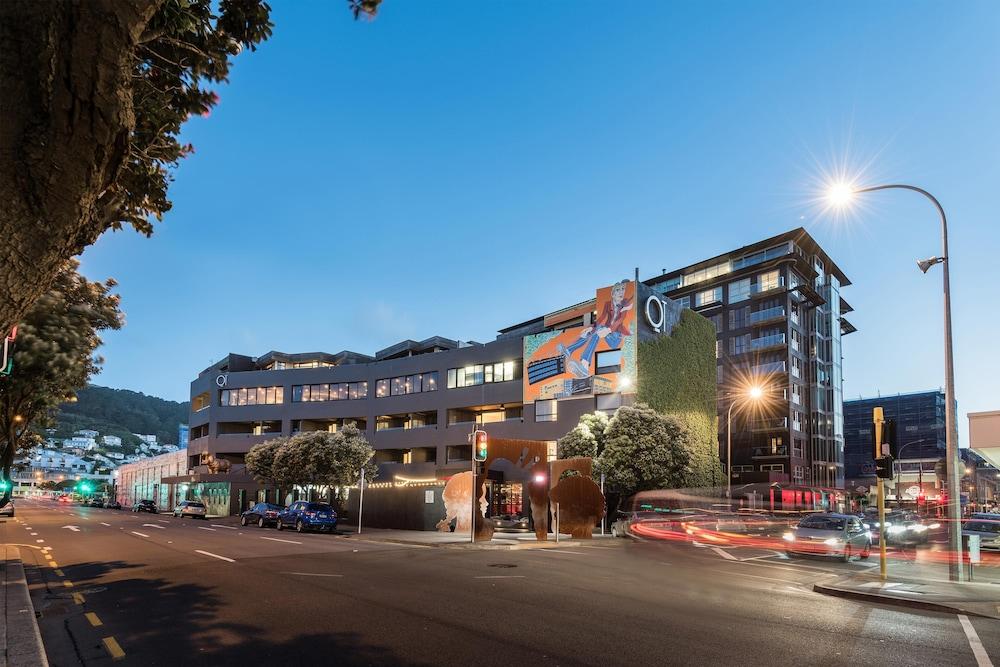 Museum Apartment Hotel, Independent Collection By Evt Wellington Luaran gambar The building at night