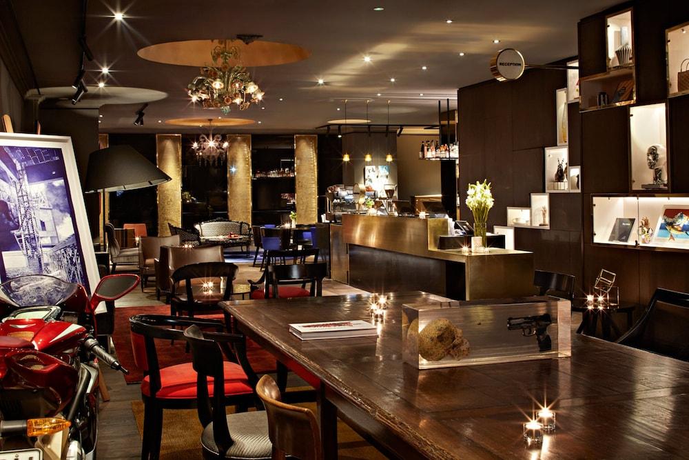 Museum Apartment Hotel, Independent Collection By Evt Wellington Luaran gambar The interior of the bar