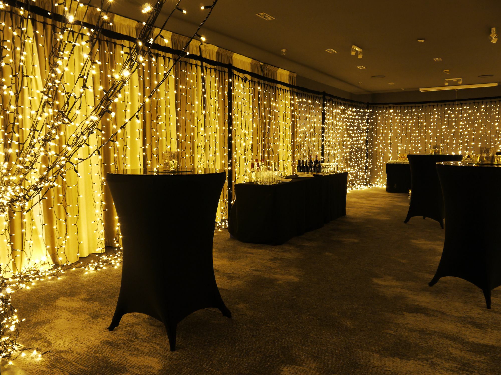 Museum Apartment Hotel, Independent Collection By Evt Wellington Luaran gambar A curtain of LED fairy lights